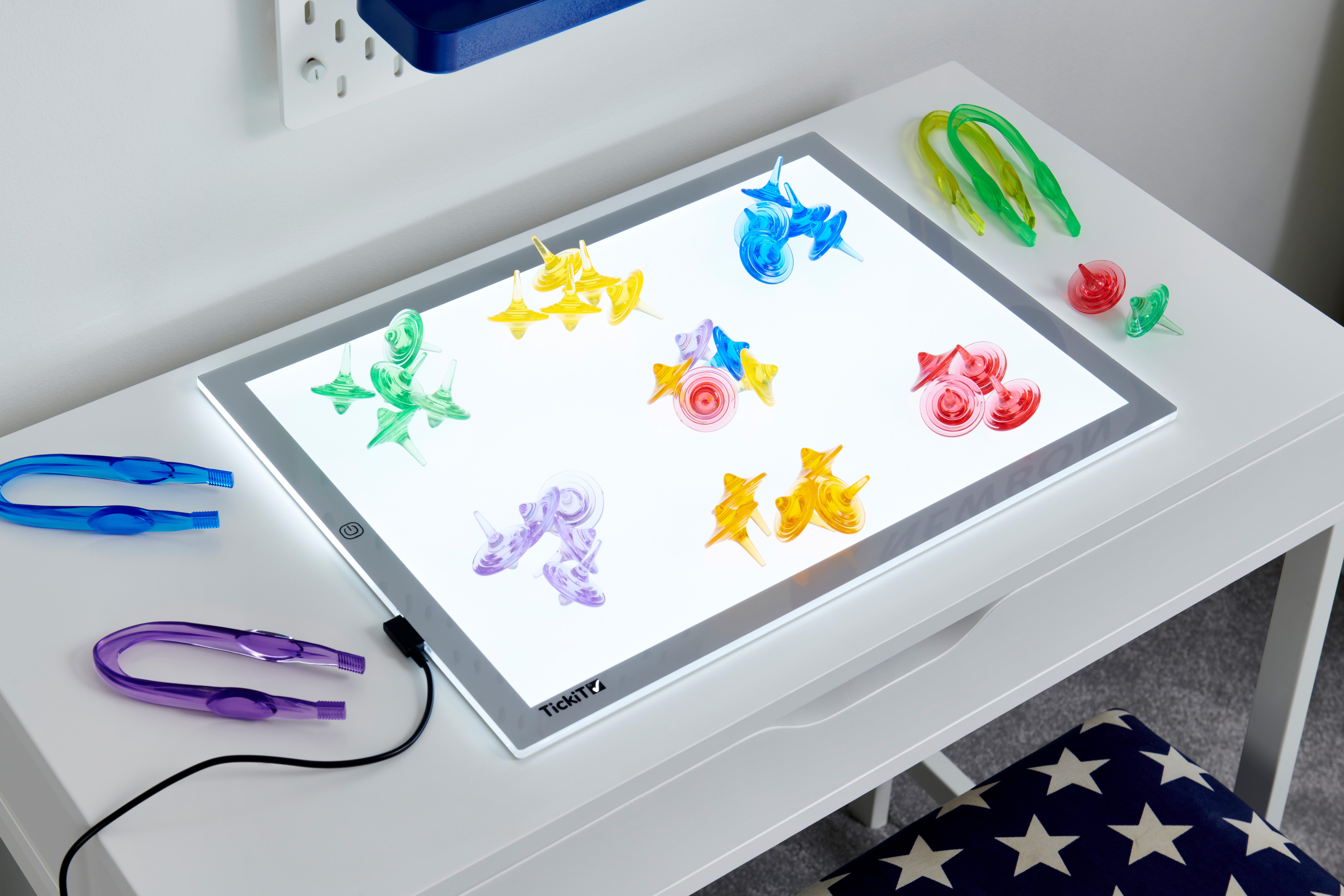 Hračky na triedenie farieb a tvarov