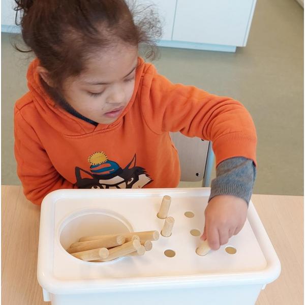 Box s úlohou - paličky 