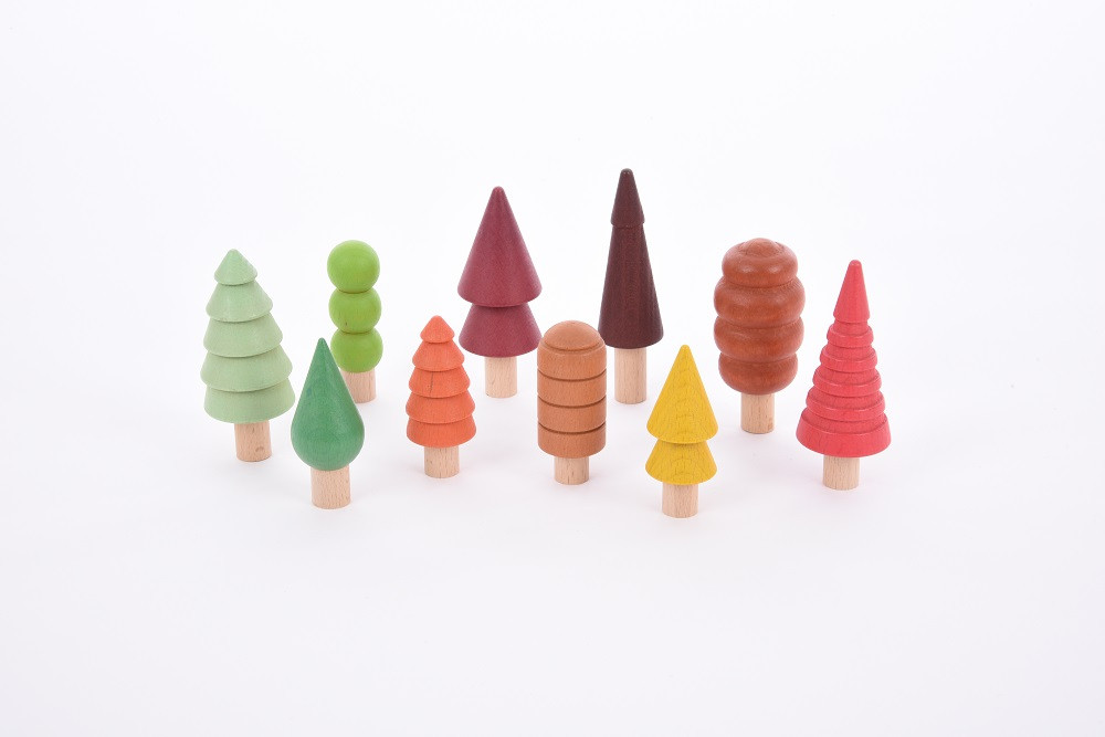 Farebné drevené stromy