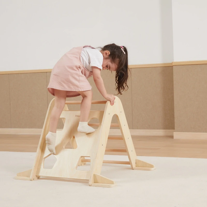 Lezecký trojuholník z bukového dreva