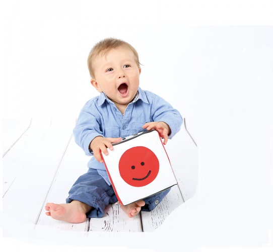 Kontrastná kocka - čierna, červená a biela