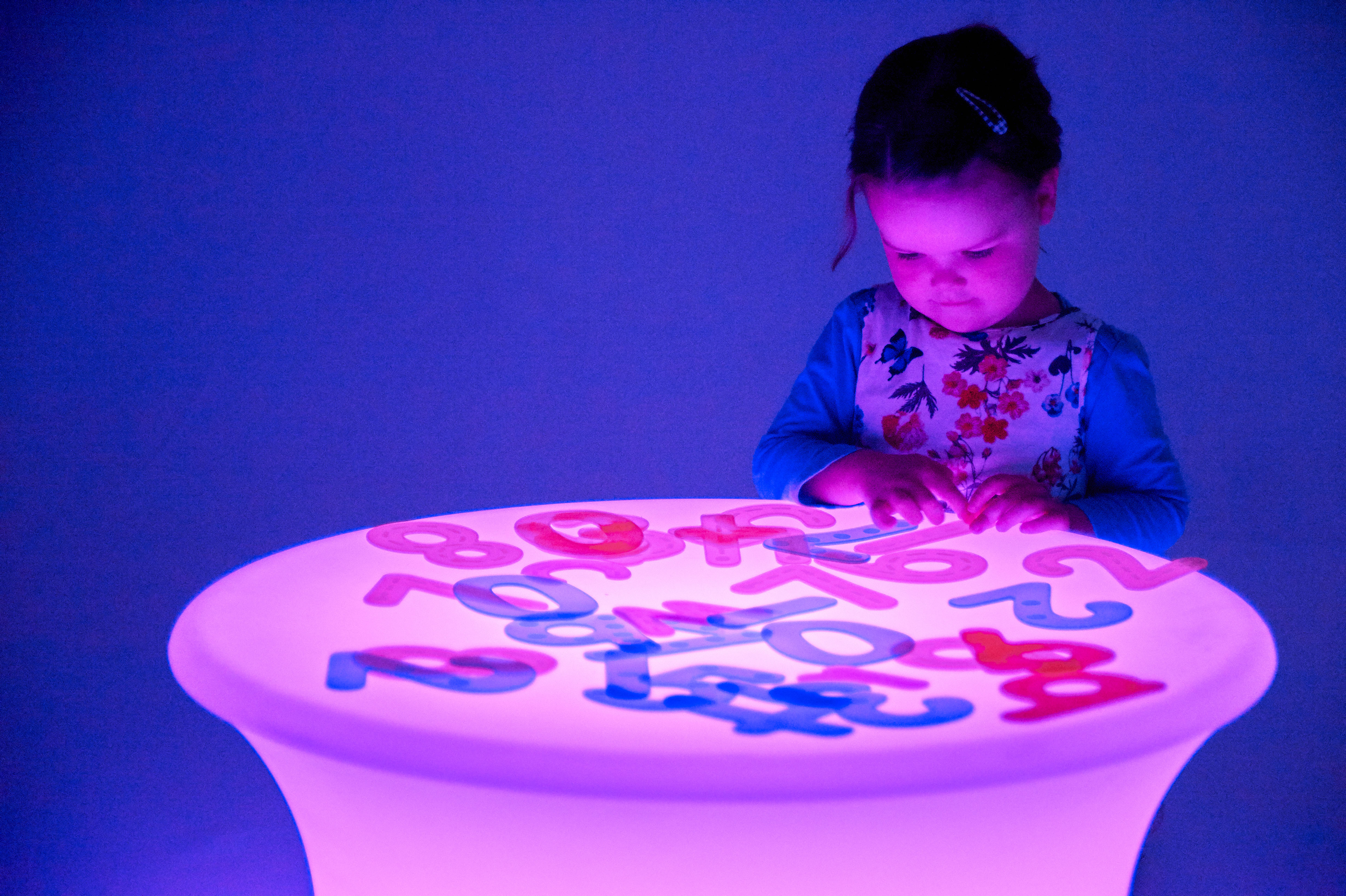 Senzorický svetelný stolík