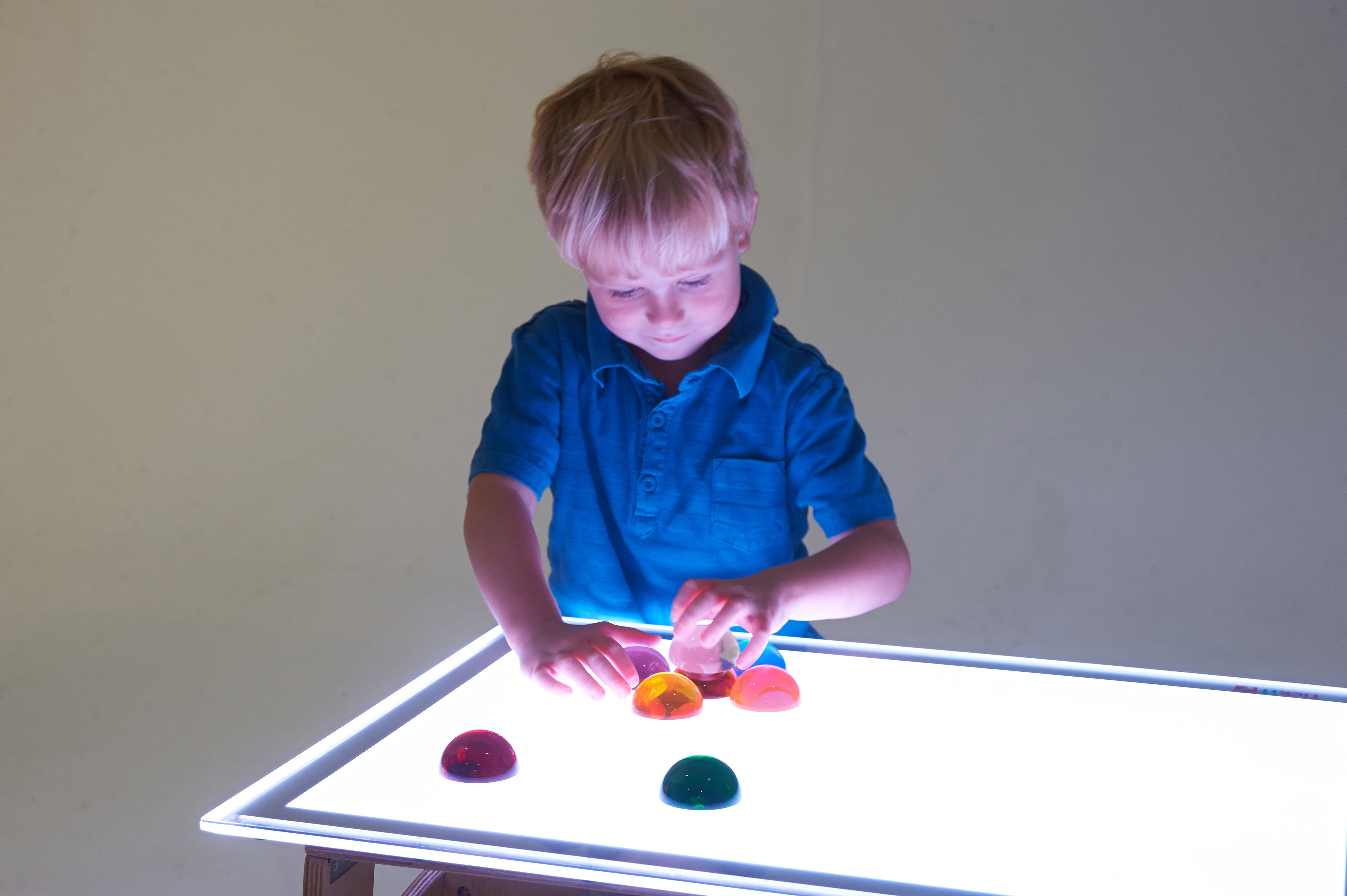 Transparentné pologuľe