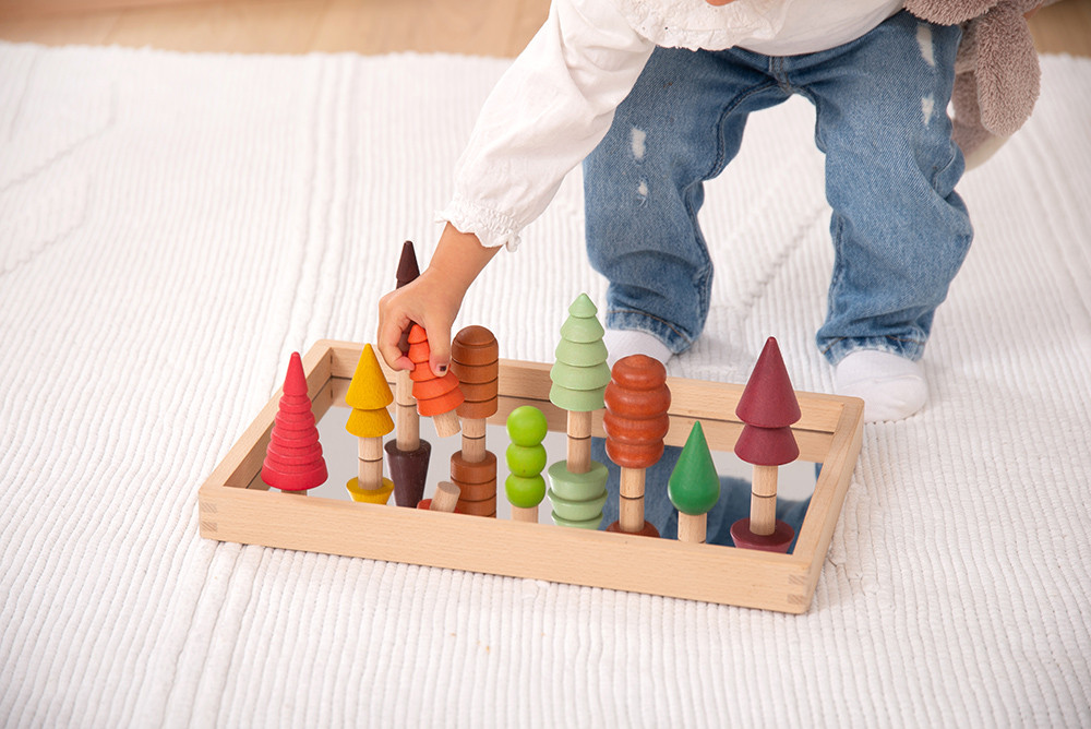 Farebné drevené stromy