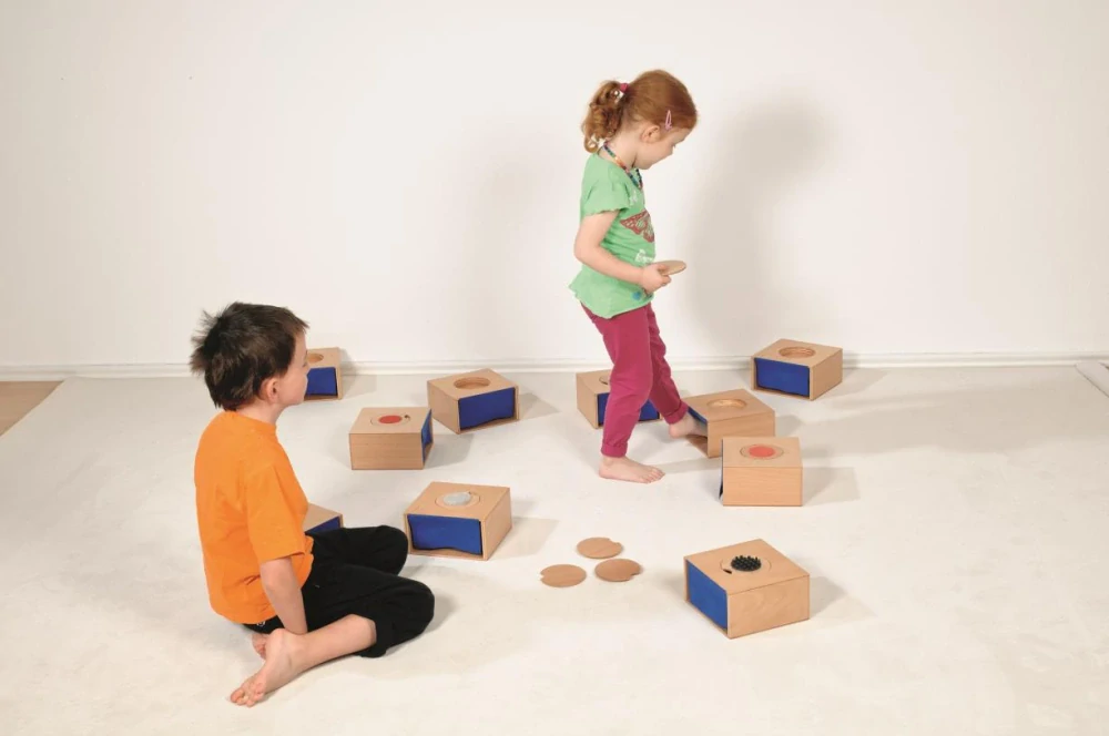 Hmatové boxy na vnímanie rukami a nohami