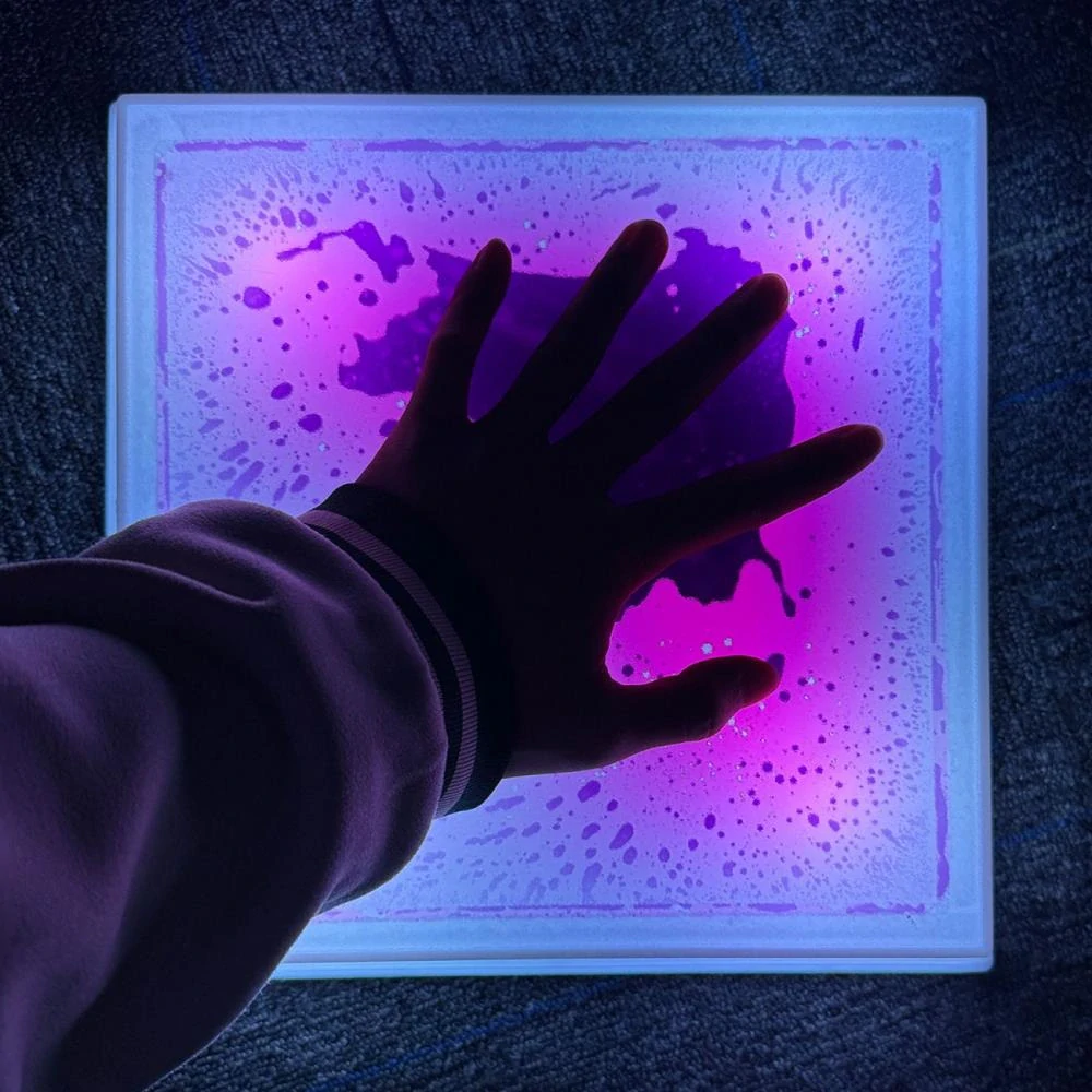 Štvorcové senzorické LED kamene s tekutinou – sada 6 ks