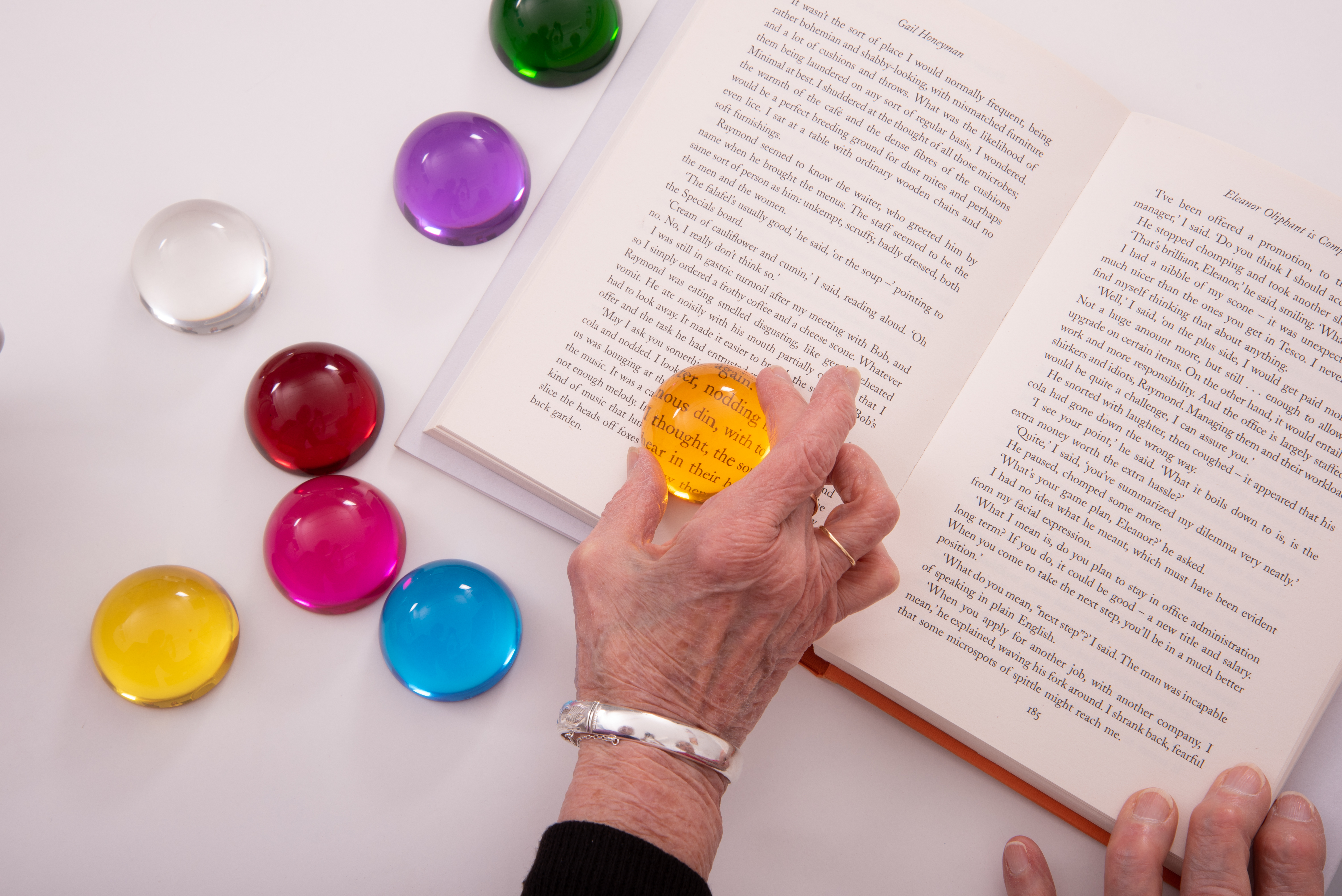 Transparentné pologuľe