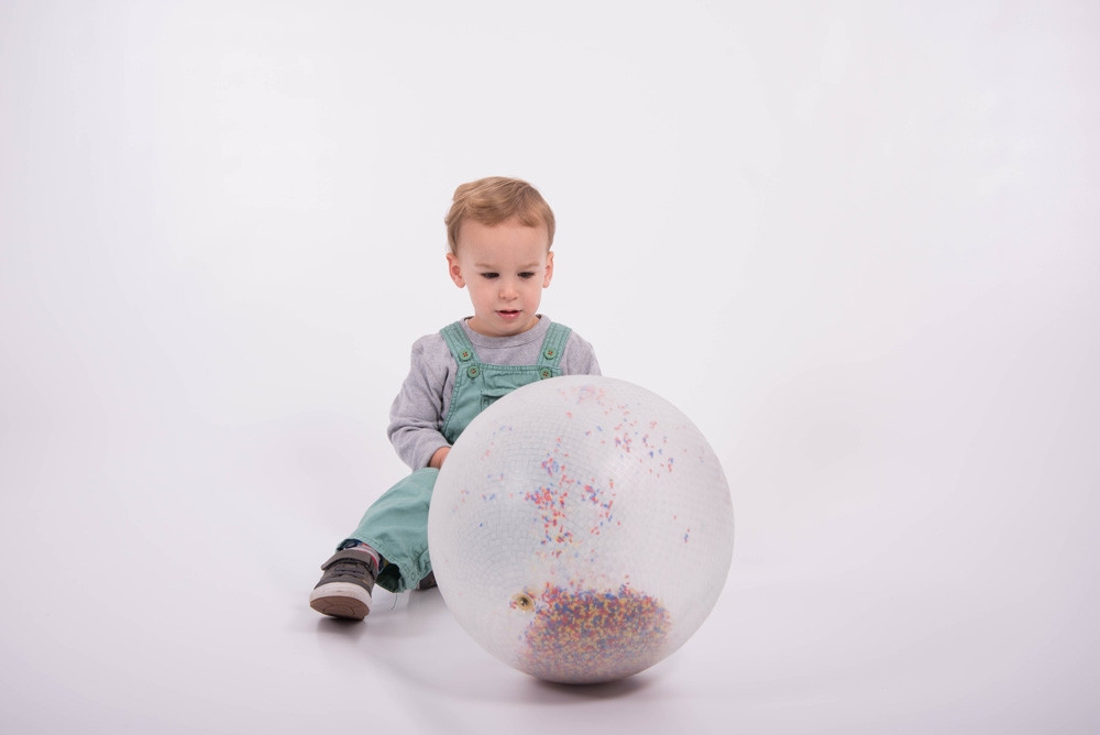 Loptička s konfetami