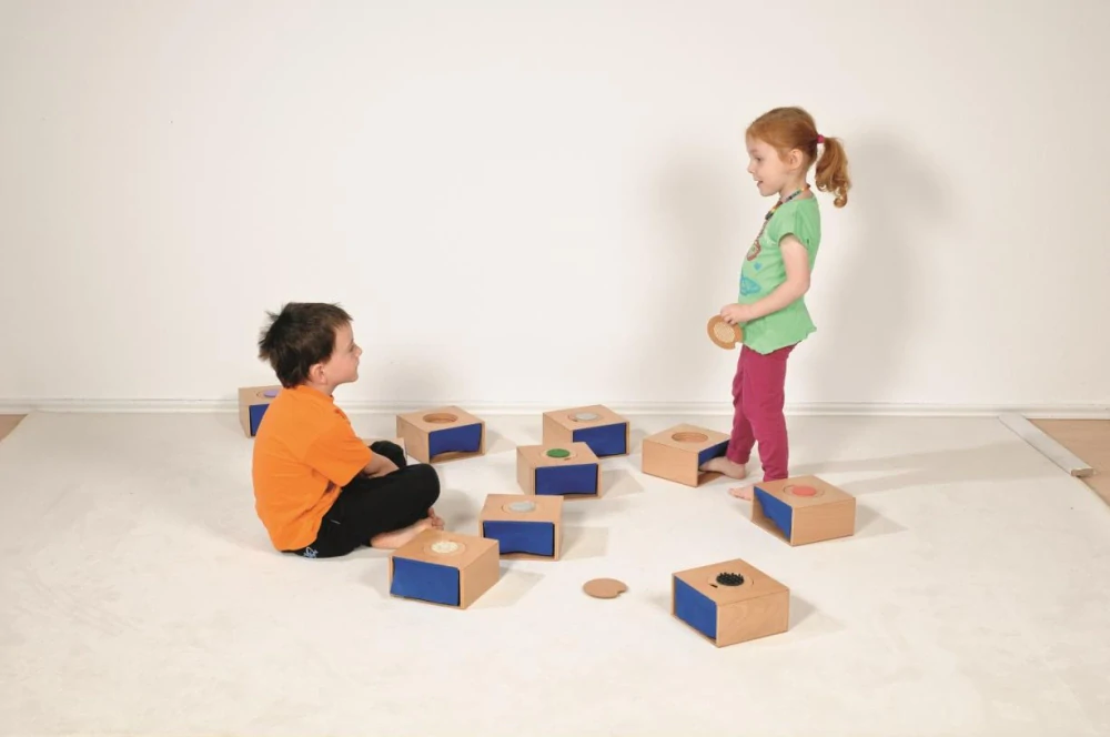 Hmatové boxy na vnímanie rukami a nohami