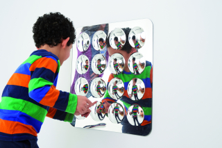 Zrkadlo so 16 kupolami