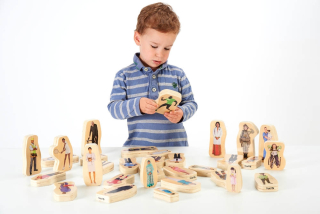 Drevený set - ľudia okolo nás