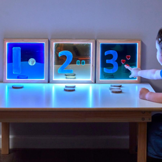 Sada svetelných zrkadiel