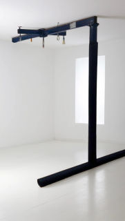 Závesná konštrukcia v tvare L